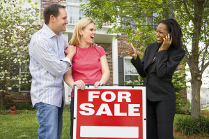 House-Sold-Sign-Thumbs-Up!