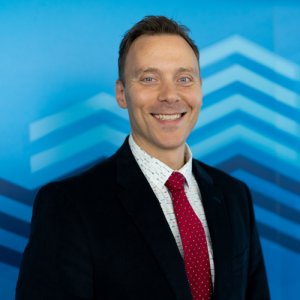 headshot photo of nick manis